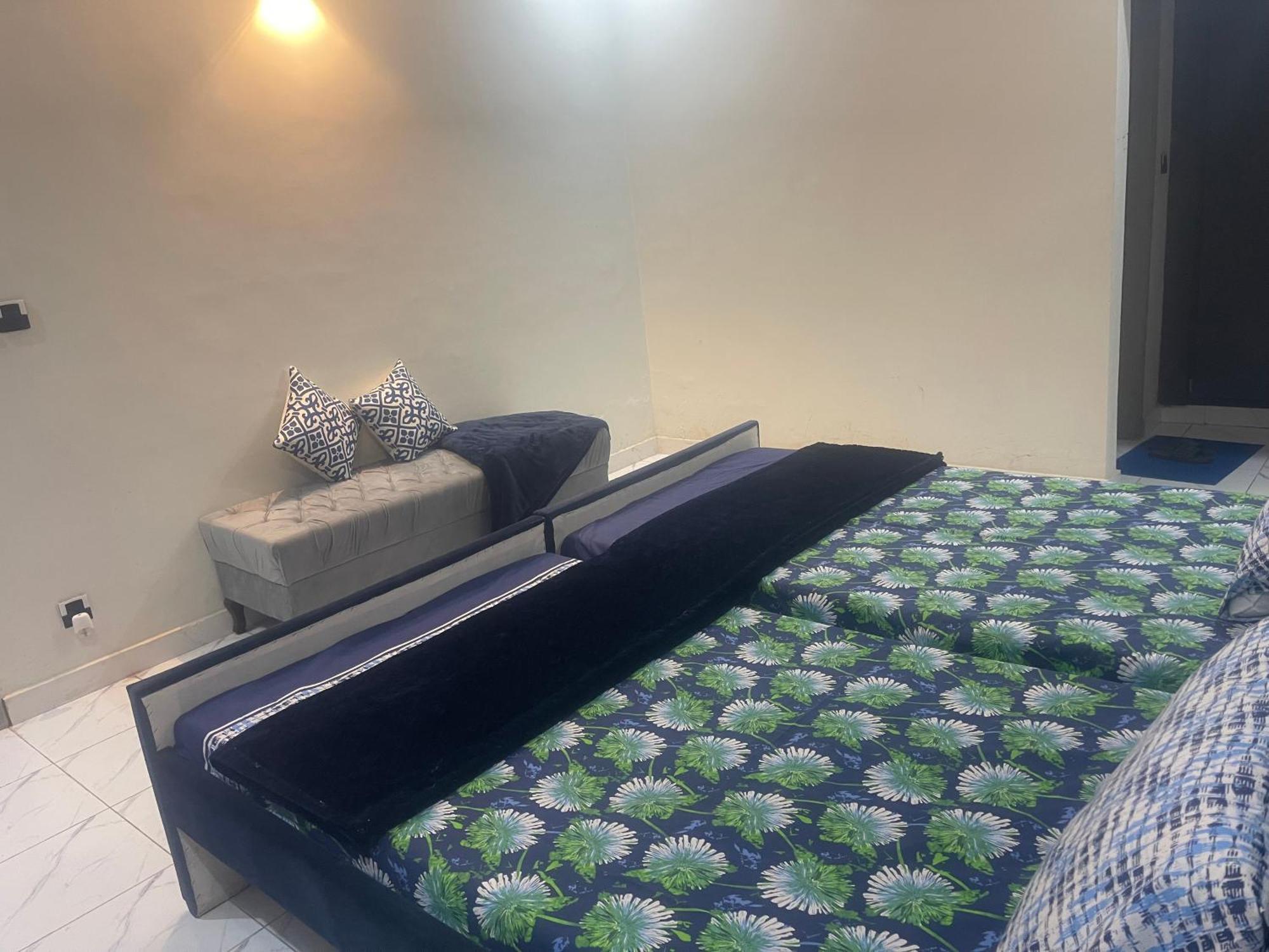 Dhok Sandemar Velvet Vibes Villa Near Islamabad Airport מראה חיצוני תמונה