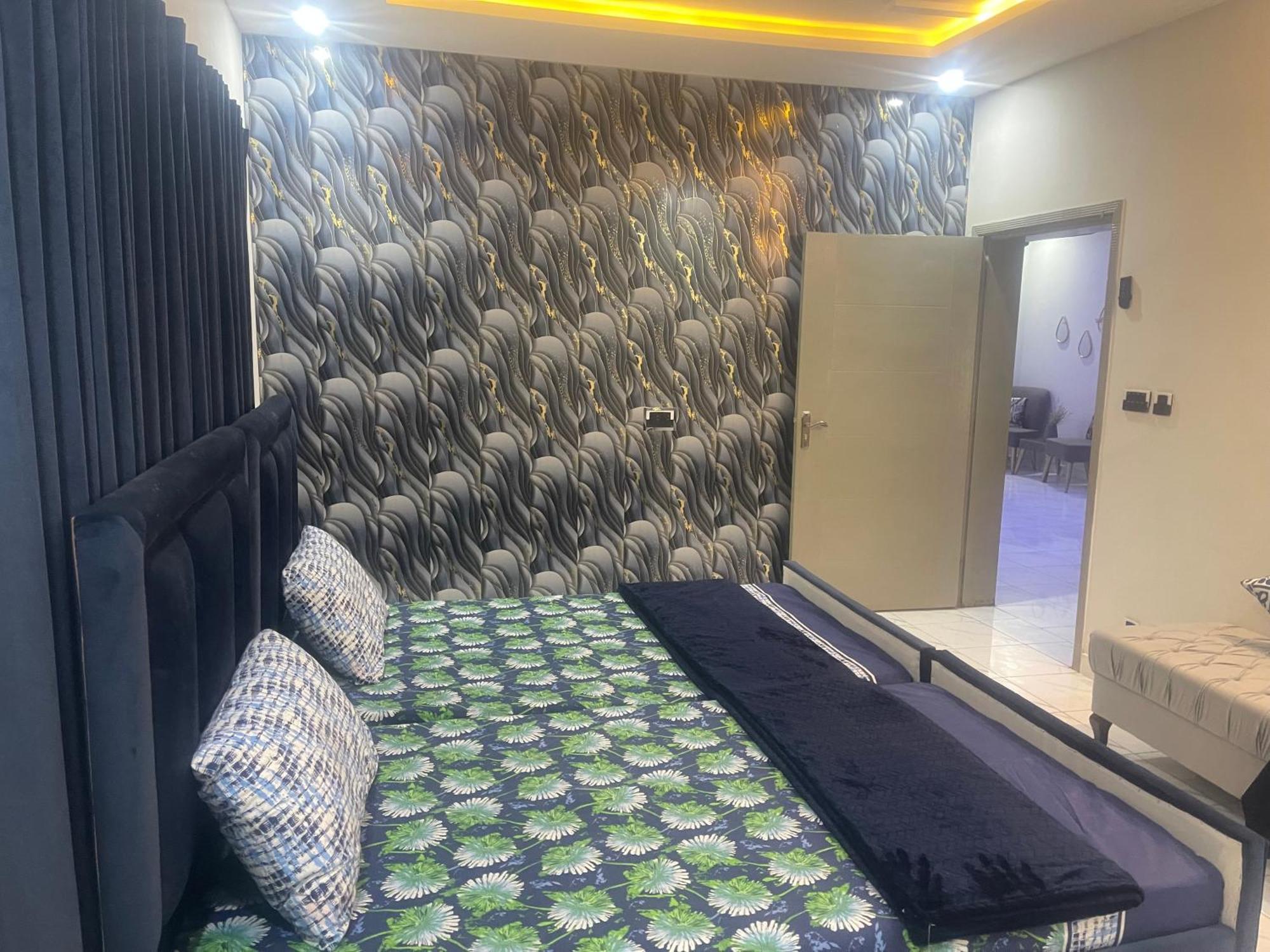 Dhok Sandemar Velvet Vibes Villa Near Islamabad Airport מראה חיצוני תמונה